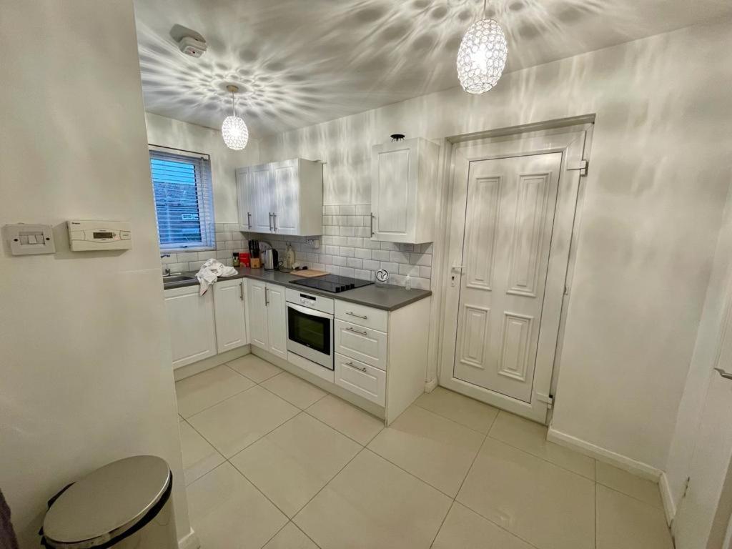 Bishop'S Gate Apartment Londonderry Exteriör bild